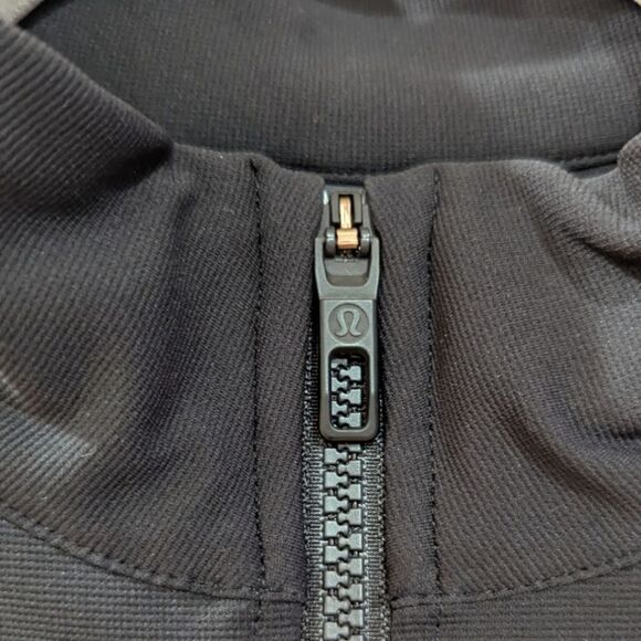 Lululemon x Embroidered Men's Medium Sojourn Jacket in Black - Picture 9 of 11